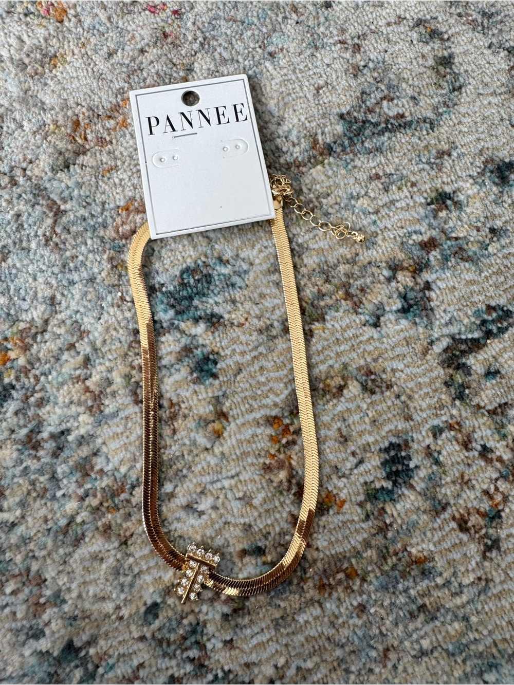 VICI letter T necklace gold